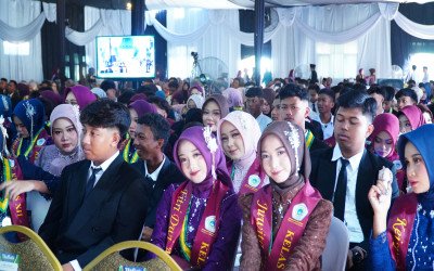 MAN 2 Lamongan Gelar Haflah At-Tasyakkur, Lepas 376 Siswa Kelas XII dengan Khidmat