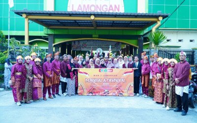 Meriah dan Spektakuler, Mandala Carnival 2026 MAN 2 Lamongan Sedot Perhatian Warga