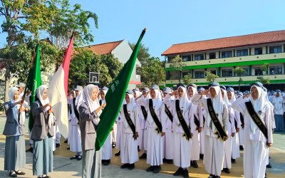 Lewati Rangkaian Tahapan Demokrasi, Pengurus MPK-OSIS MAN 2 Lamongan Periode 2026/2027 Resmi Dilantik